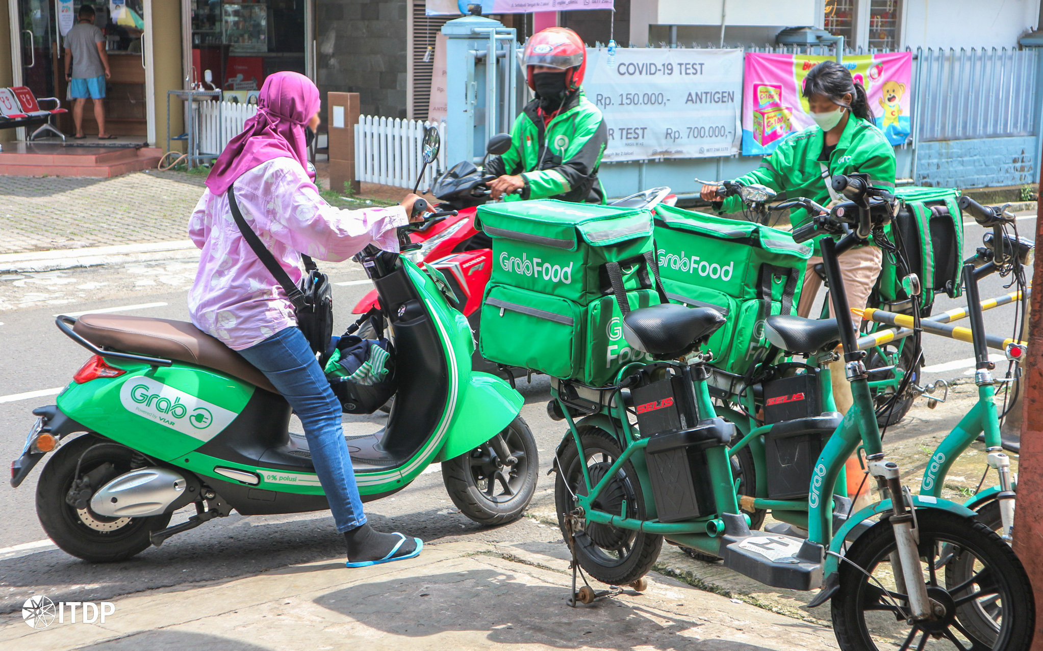 2Wheelers Grab Viar (21)-3